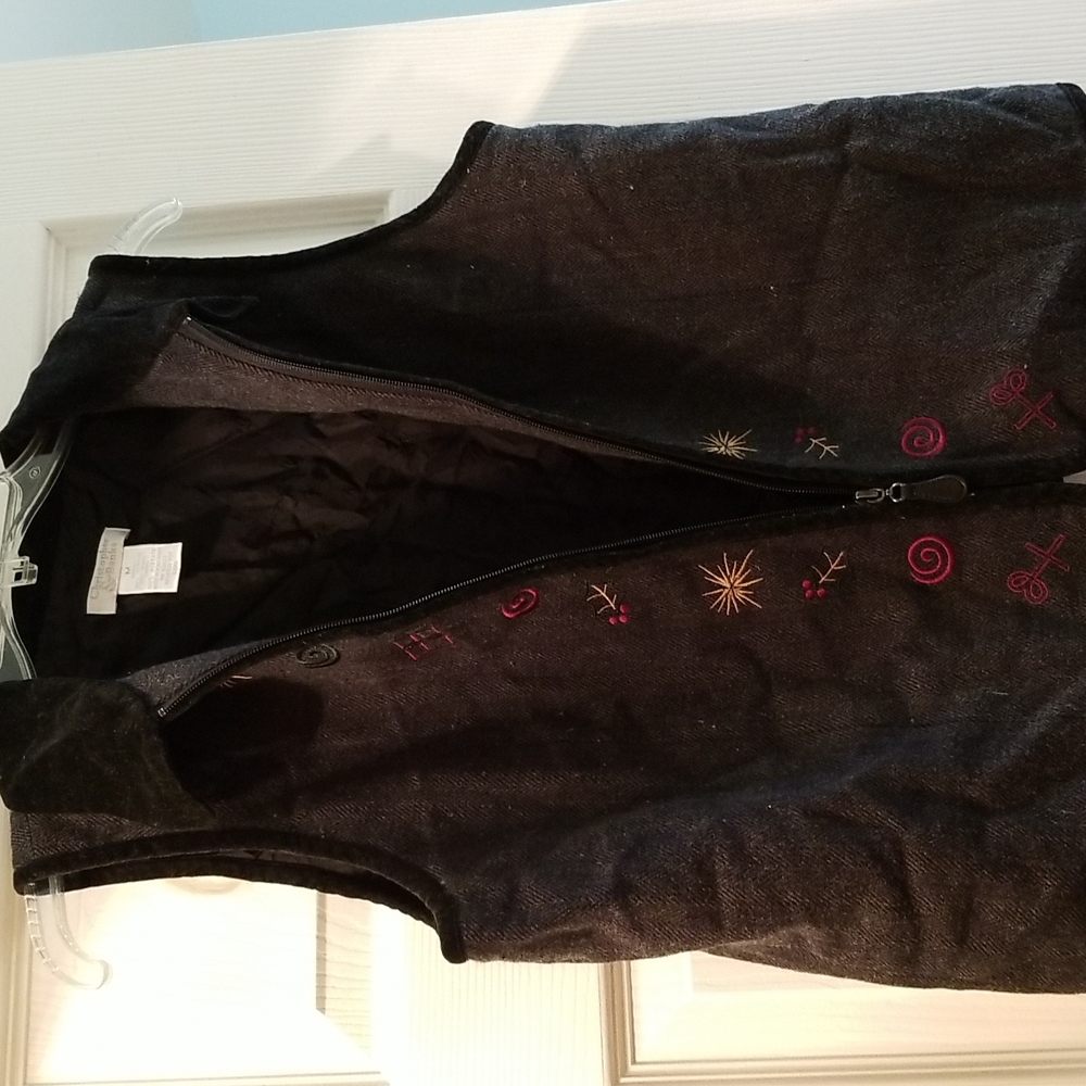 Holiday zip front vest.